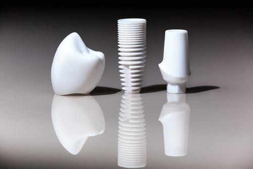 implant-dentar-zirconiu-min